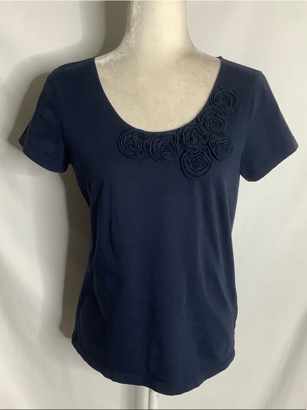 Lands' End Navy Short Sleeve Scoop Neck Cotton Tee with Rosette Detail Size XS